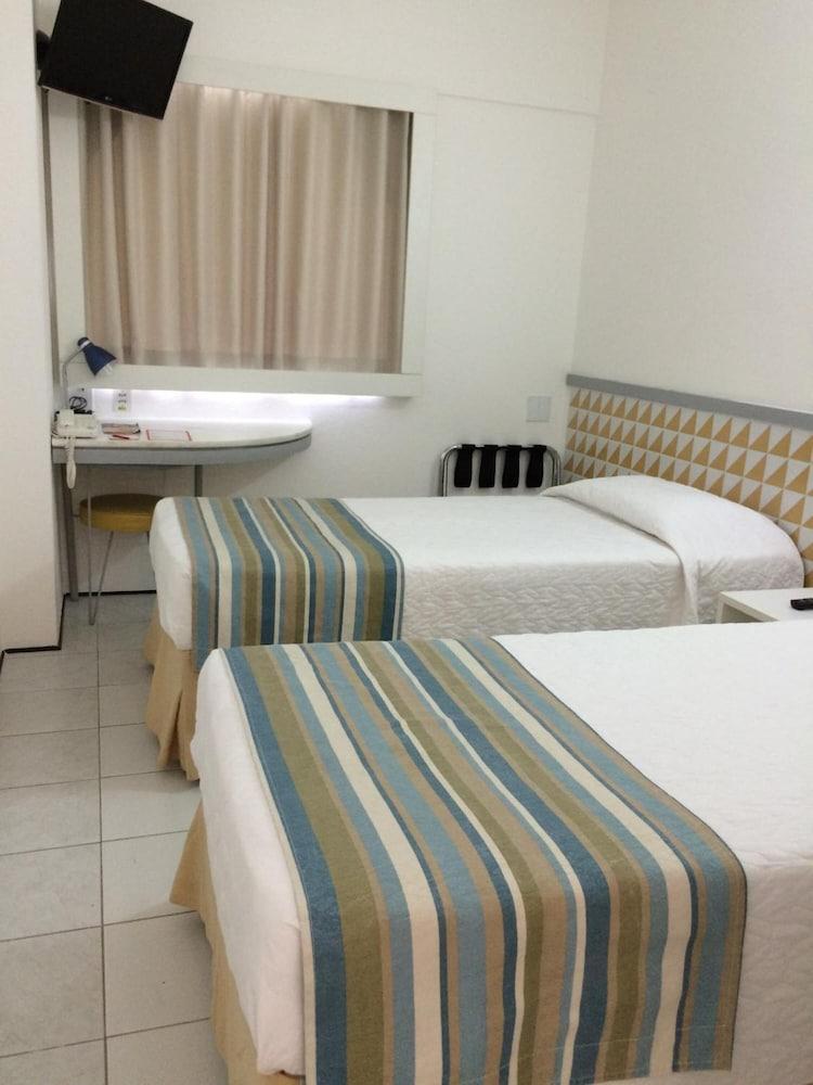 Hotel Ibis Budget 2*